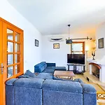 Villa Yarimada Deniz Manzarali Cindy Kaş