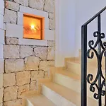 Villa Yarimada Deniz Manzarali Cindy Kaş
