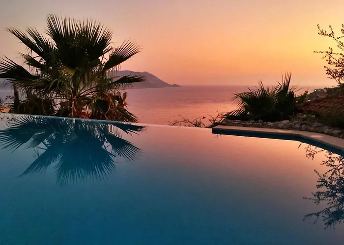 Yarimada Deniz Manzarali Cindy Villa