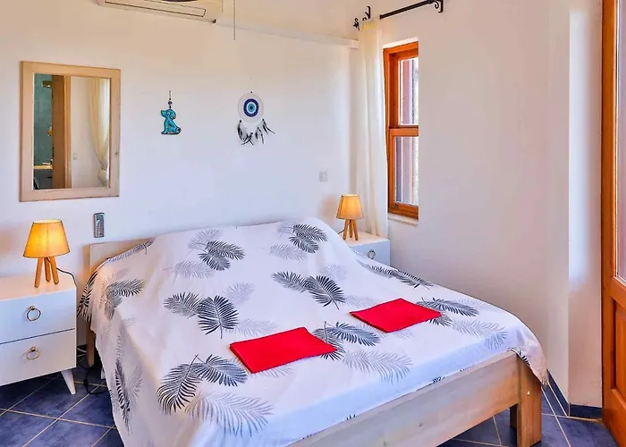 Yarimada Deniz Manzarali Cindy Villa *