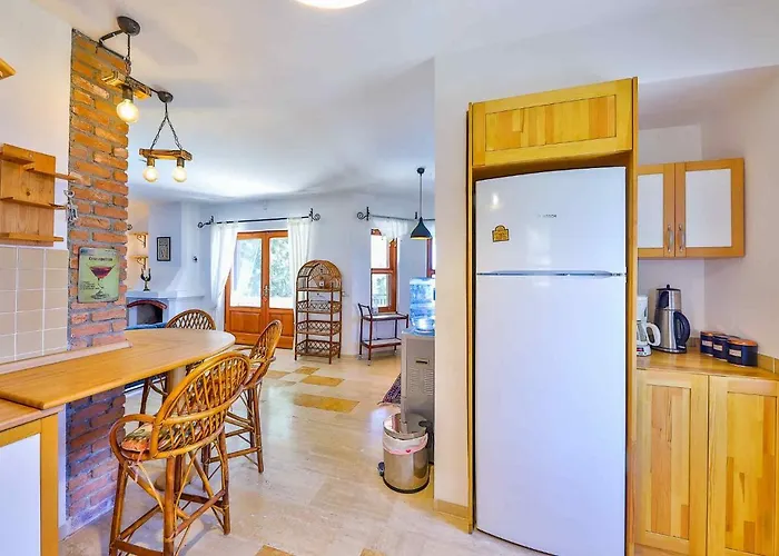 Yarimada Deniz Manzarali Cindy Villa Kaş