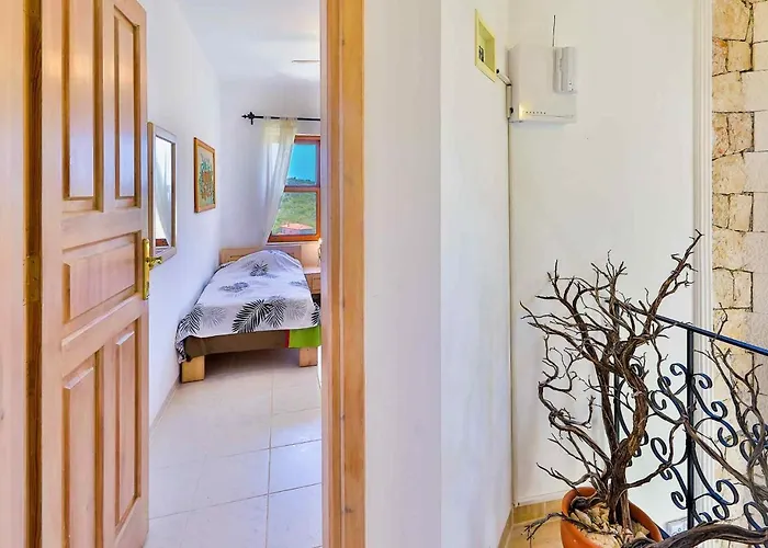 Yarimada Deniz Manzarali Cindy Villa *