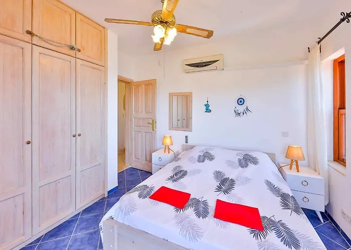 Yarimada Deniz Manzarali Cindy Kaş