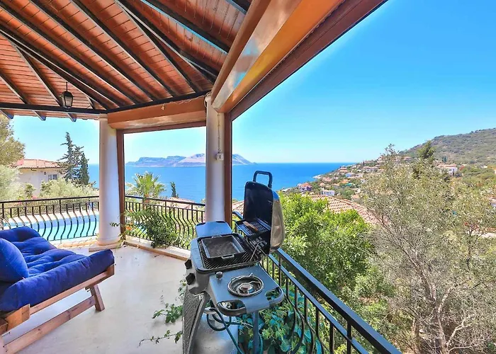 Villa Yarimada Deniz Manzarali Cindy