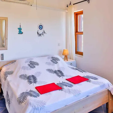 Yarimada Deniz Manzarali Cindy וילה *