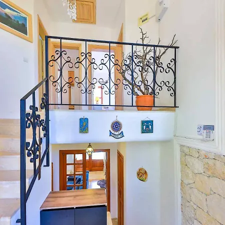 Villa Yarimada Deniz Manzarali Cindy *
