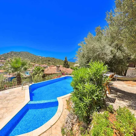 Yarimada Deniz Manzarali Cindy וילה