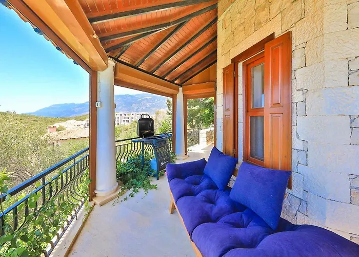 Villa Yarimada Deniz Manzarali Cindy Kaş