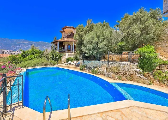 Yarimada Deniz Manzarali Cindy Villa *